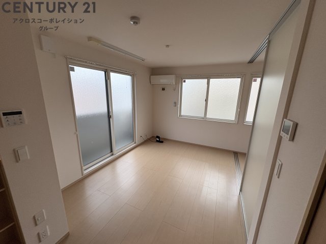 居室・リビング　１０．５帖の広々としたお部屋です！