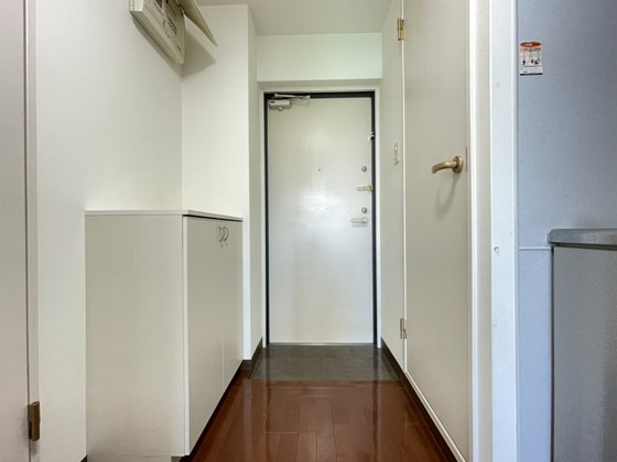 玄関　※別部屋の写真です