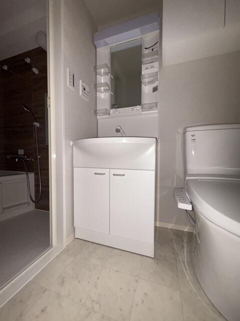 洗面設備　同物件別部屋写真