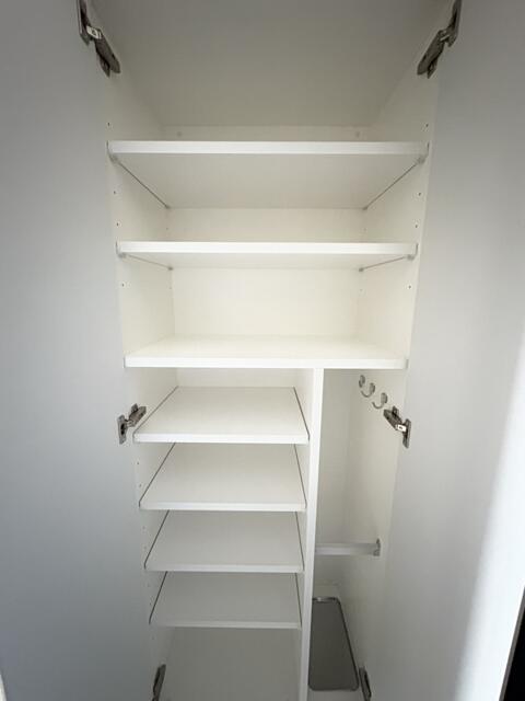 収納　同物件別部屋写真