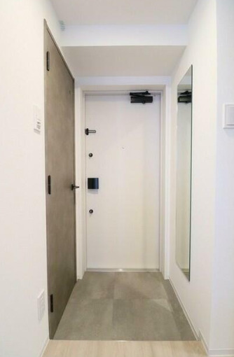 玄関　※別部屋の参考写真です。