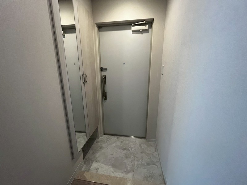 玄関　※同物件別部屋　写真参照※