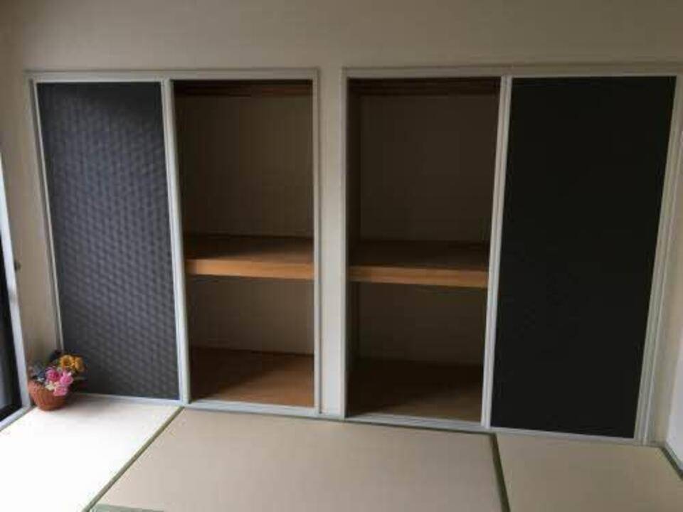 収納　押入れ