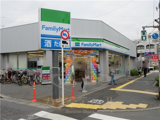 コンビニ　ファミリーマート 十条仲原３丁目店（コンビニ）まで412m