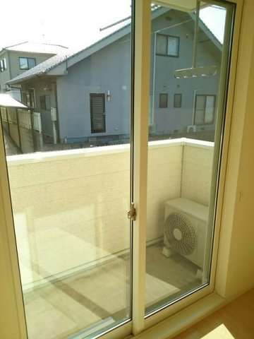 バルコニー　お洗濯にも便利なバルコニー付き