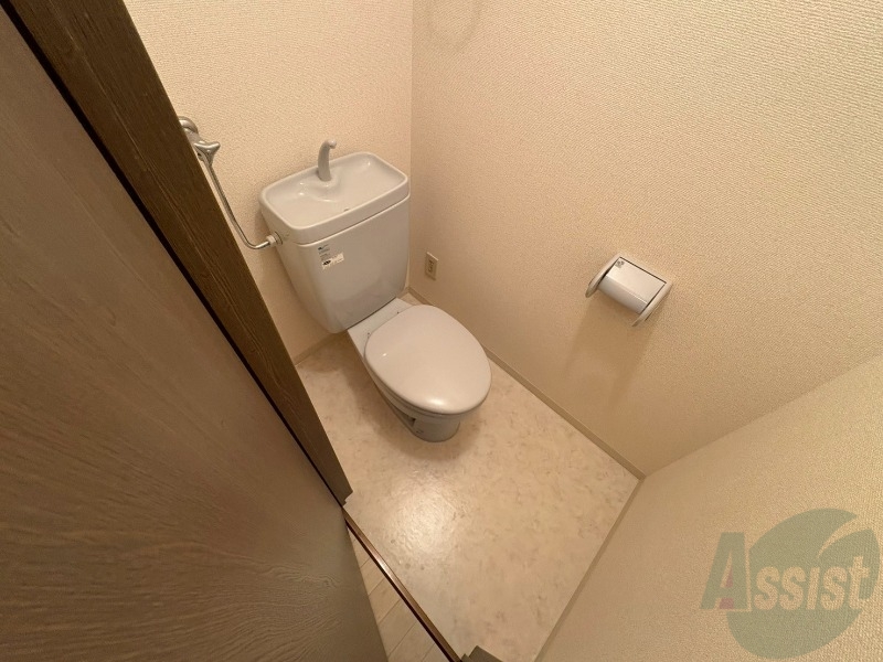 トイレ　こちらはトイレです。清潔感があり、安心して使用できます。