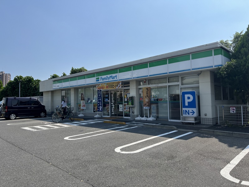 コンビニ　ファミリーマート　松木公園店（コンビニ）まで846m