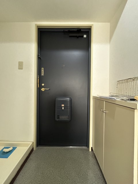 玄関　同物件別号室のものです。