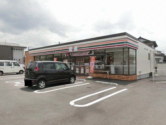 コンビニ　セブン－イレブン　松江上乃木９丁目店（コンビニ）まで132m