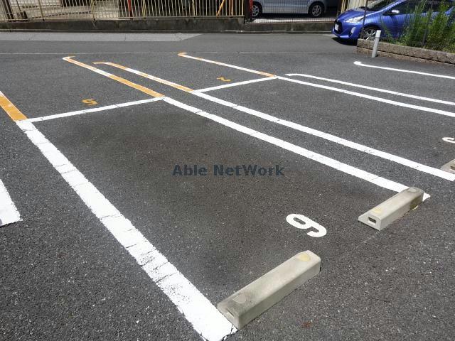 駐車場　駐車場
