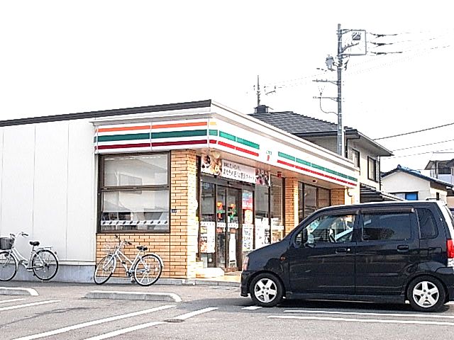 コンビニ　セブンイレブン 小山神山店（コンビニ）まで490m