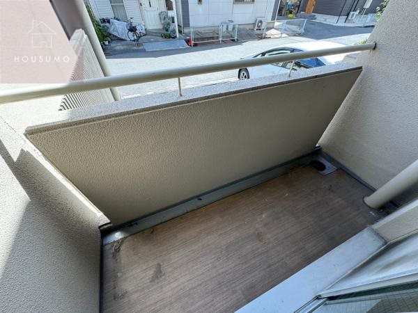 バルコニー　外からの目が気にならないバルコニーで洗濯物が干せます