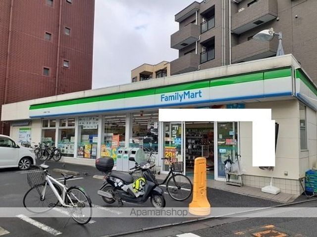 コンビニ　ファミリーマート（コンビニ）まで120m