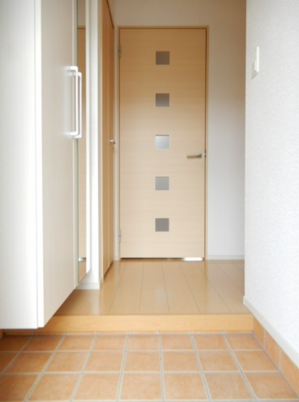 玄関　図面と現状に相違がある場合には現状を優先
