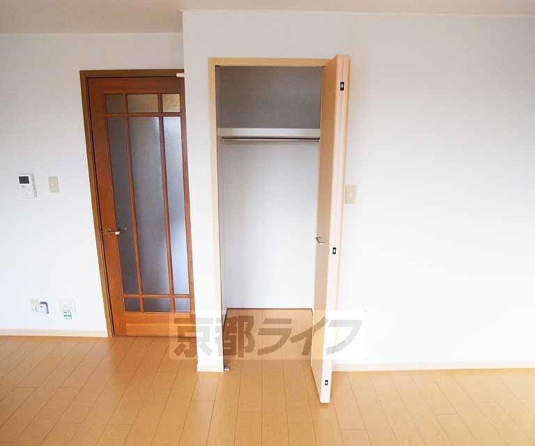 収納　２０１号室写真です　１ＬＤＫに改装されたお部屋です