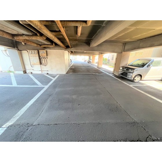 駐車場　駐車場