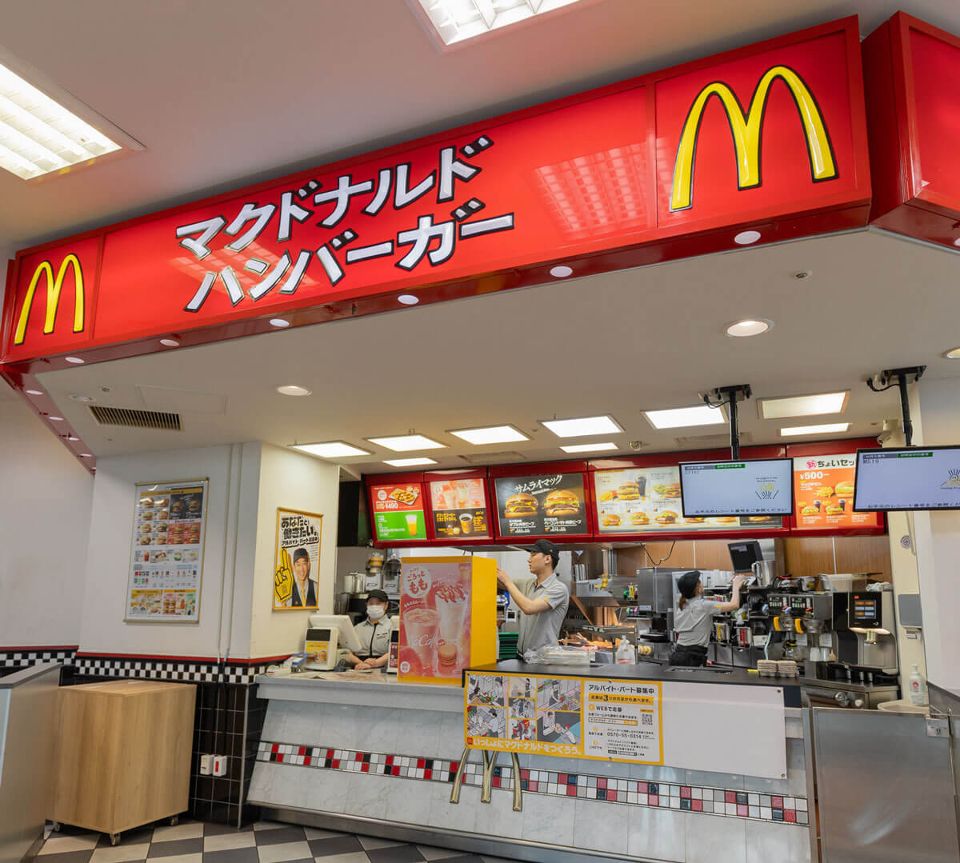 飲食店　マクドナルド 芝浦シーバンス店（飲食店）まで204m