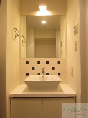 洗面設備　同タイプの別部屋の写真です