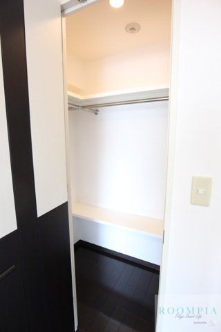 収納　同タイプの別部屋の写真です