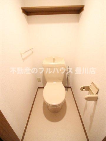 トイレ　写真は反転タイプ別室