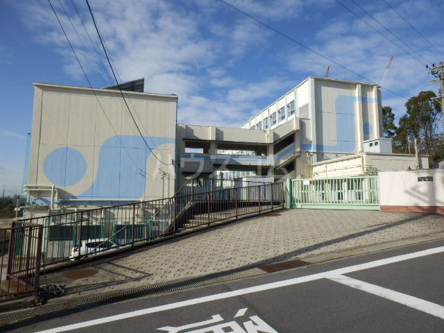 中学校　名古屋市立久方中学校（中学校）まで261m