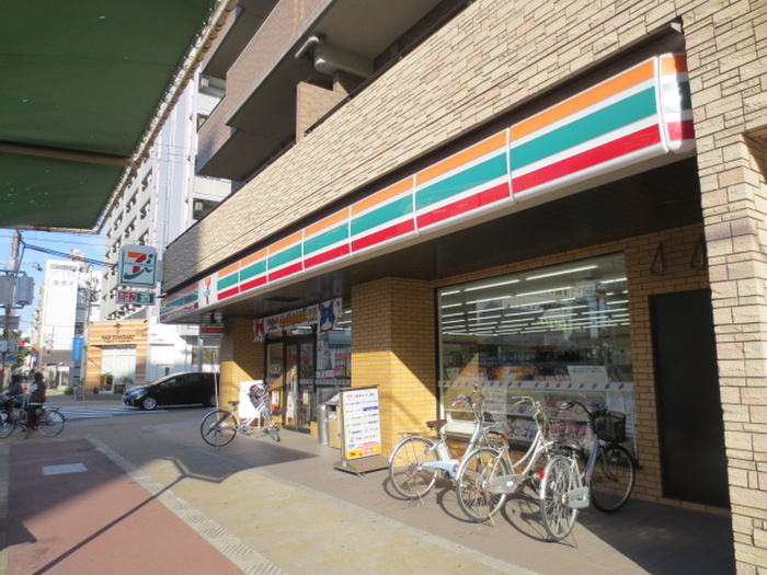 コンビニ　セブンイレブン（コンビニ）まで100m