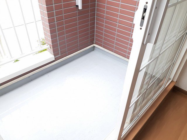 バルコニー　お洗濯にも便利なバルコニー付き