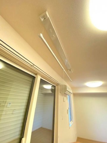その他設備　室内物干し