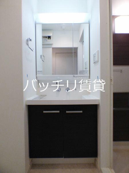 洗面設備　類似の物件となります。現況を優先致します。