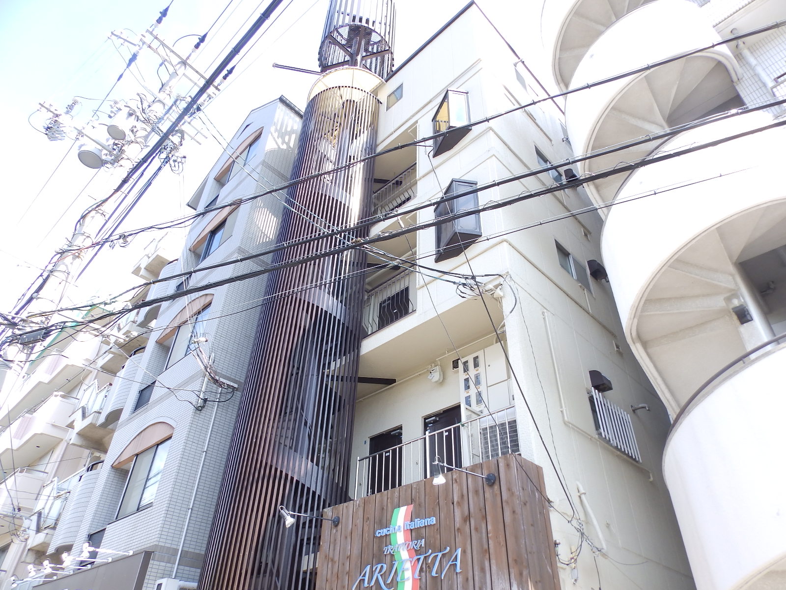 建物外観　ＪＲ六甲道駅にも近く便利ですよ