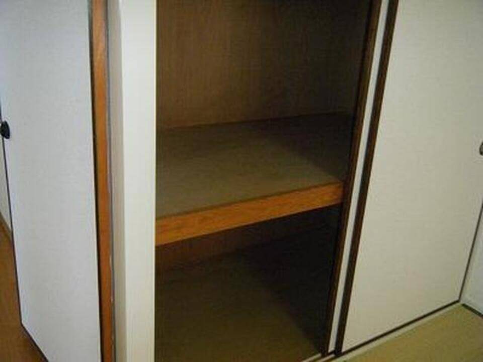 収納　押入れ
