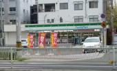コンビニ　ファミリーマート鷺洲五丁目店（コンビニ）まで374m