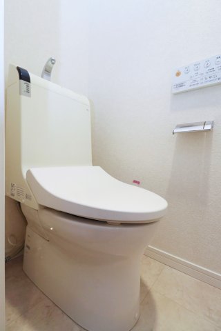 トイレ　別号室のものです。現状優先になります。