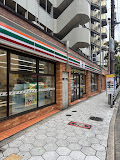 コンビニ　セブンイレブン大阪西本町2丁目店（コンビニ）まで23m