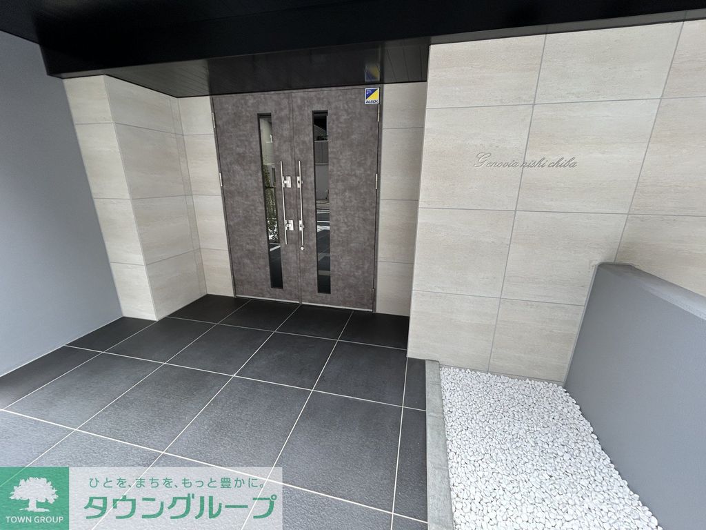 エントランス　お気軽にお問合せ下さい♪