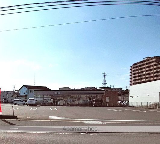 コンビニ　セブンイレブン（コンビニ）まで658m