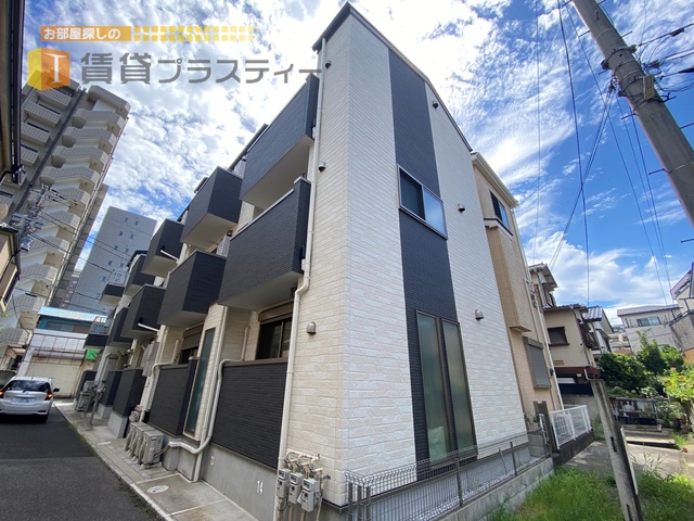 建物外観　休日は大型ショッピングモールにお出かけ。