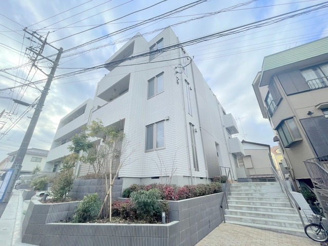 建物外観　築浅2021年10月完成　無料Wi-Fi導入済
