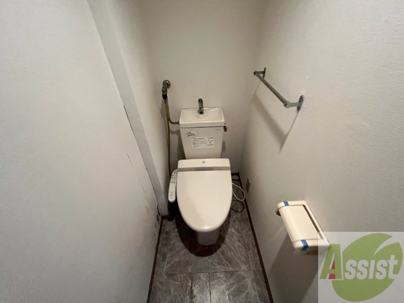 トイレ　こちらはトイレです。清潔感があり、安心して使用できます。