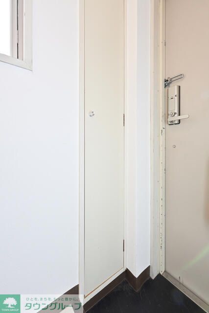 玄関　※別部屋参考写真です