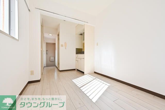 居室・リビング　※別部屋参考写真です