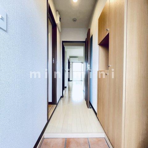 玄関　※写真は別号室のものですので現状優先とさせていただきます