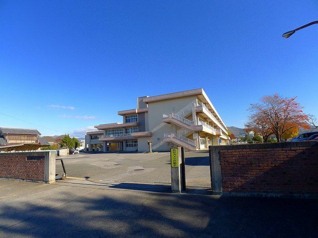 小学校　桐生市立境野小学校（小学校）まで800m