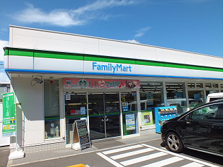 コンビニ　ファミリーマート八幡山店（コンビニ）まで50m