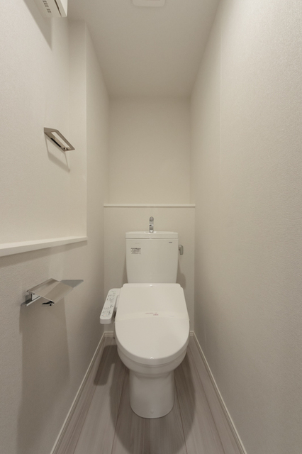 トイレ　※写真は同タイプ住戸です。