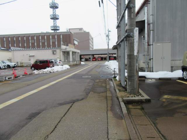 その他　前面道路（その他）まで0m
