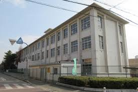 小学校　尼崎市立長洲小学校（小学校）まで81m