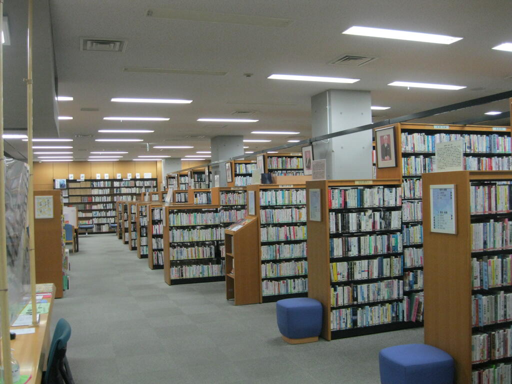 図書館　本郷図書館（図書館）まで655m