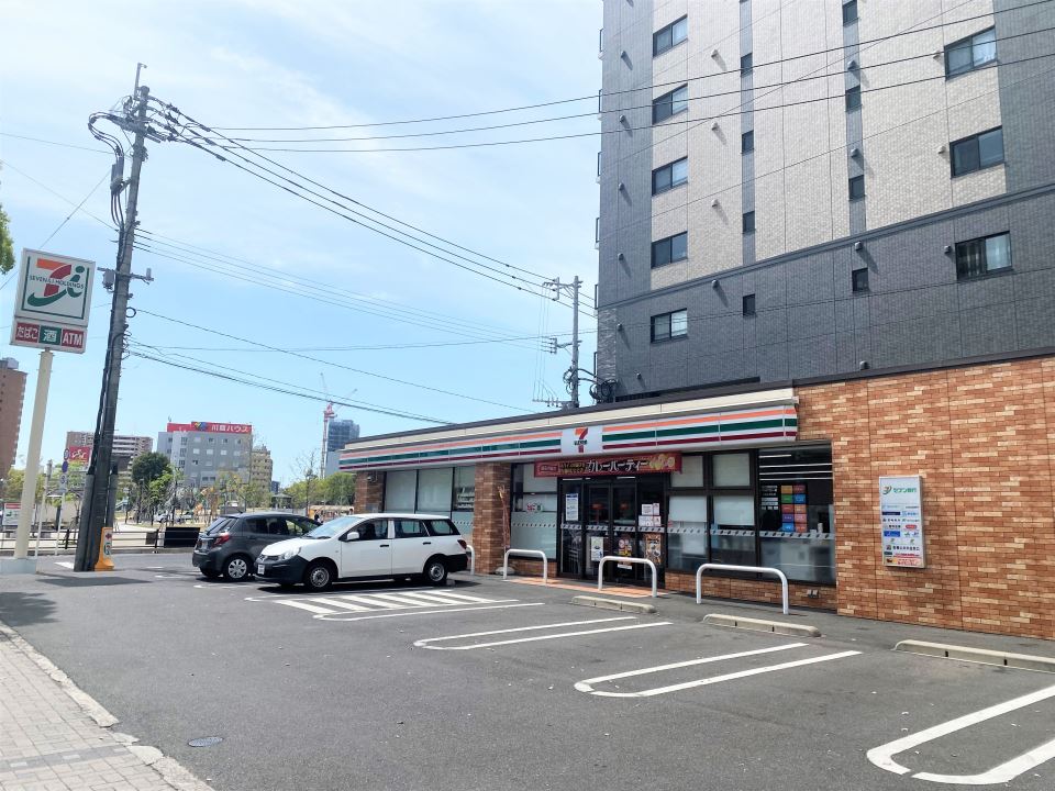 コンビニ　セブンイレブン鹿児島加治屋店（コンビニ）まで260m