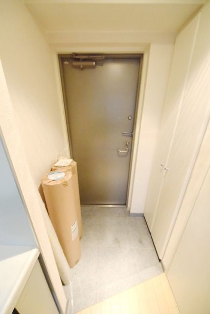 玄関　※内装工事中です